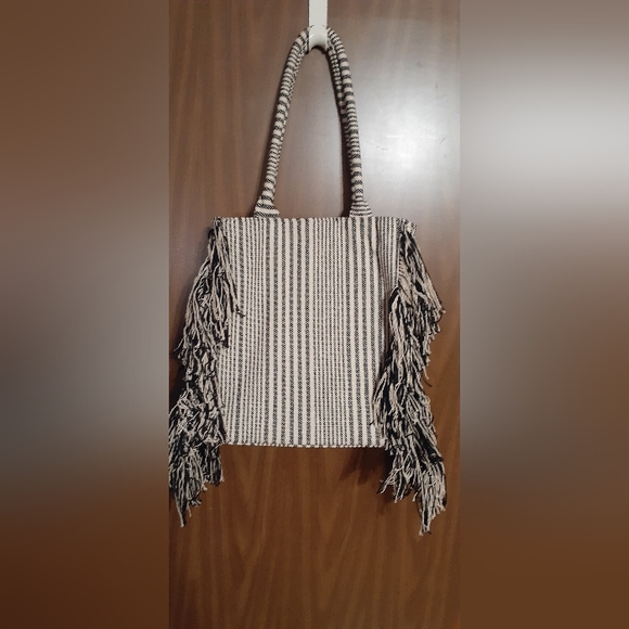 Large tote - Picture 4 of 4